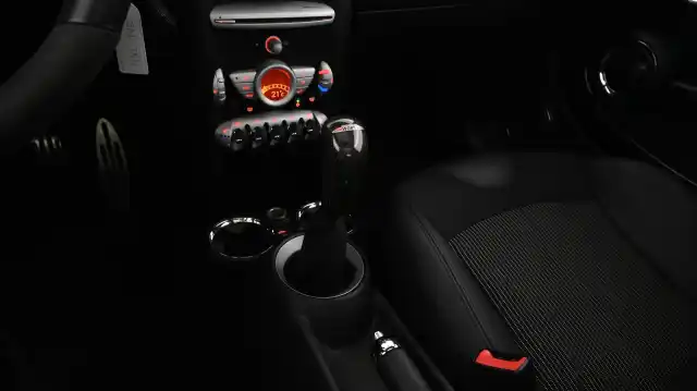 Keltainen Viistoperä, Mini JOHN COOPER WORKS – NNL-145