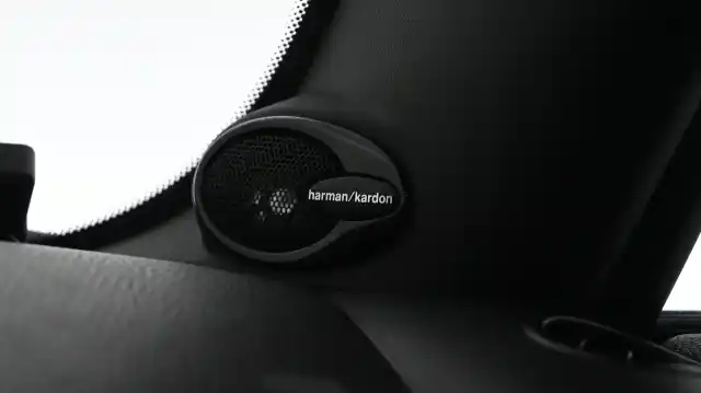 Keltainen Viistoperä, Mini JOHN COOPER WORKS – NNL-145