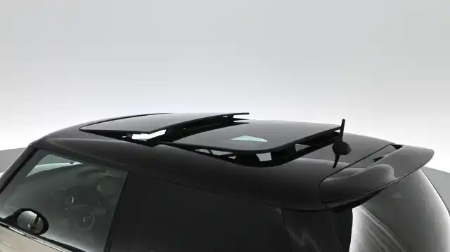 Keltainen Viistoperä, Mini JOHN COOPER WORKS – NNL-145