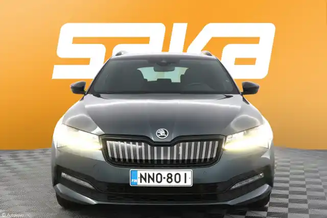 Harmaa Farmari, Skoda Superb – NNO-801