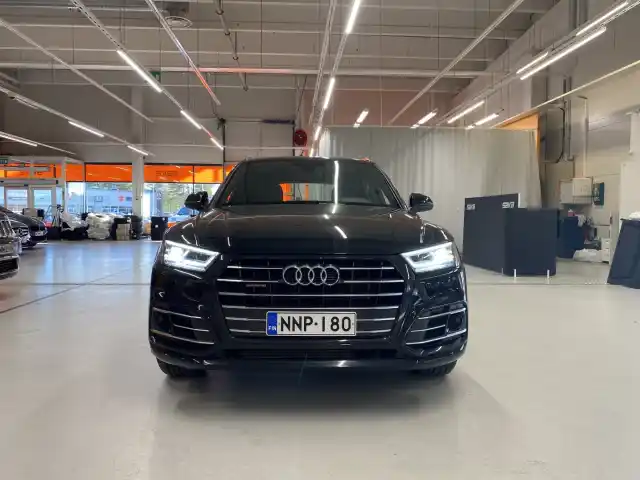 Musta Farmari, Audi Q5 – NNP-180