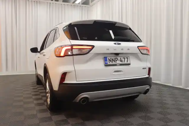 Valkoinen Maastoauto, Ford Kuga – NNP-477