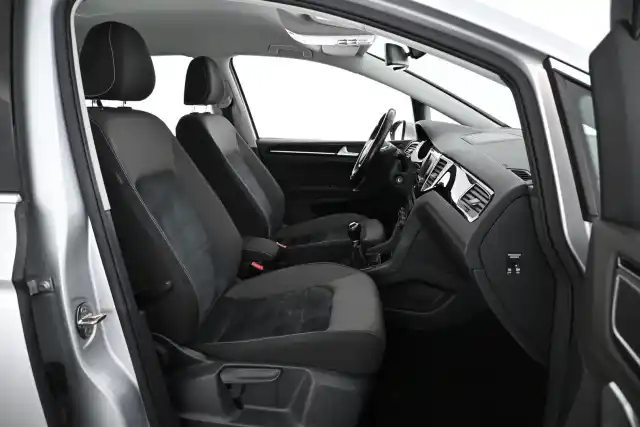 Harmaa Tila-auto, Volkswagen Golf Sportsvan – NNR-748