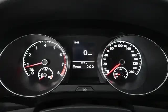 Harmaa Tila-auto, Volkswagen Golf Sportsvan – NNR-748