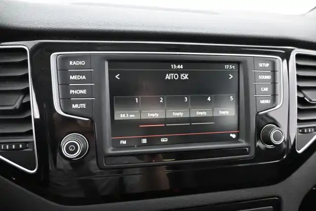 Harmaa Tila-auto, Volkswagen Golf Sportsvan – NNR-748
