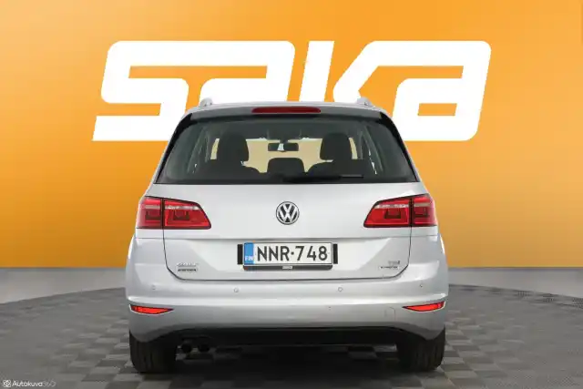 Harmaa Tila-auto, Volkswagen Golf Sportsvan – NNR-748