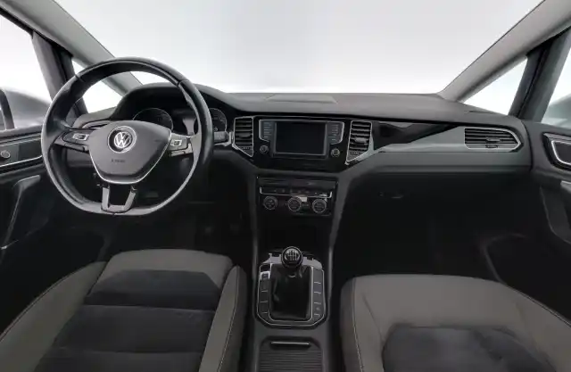 Harmaa Tila-auto, Volkswagen Golf Sportsvan – NNR-748