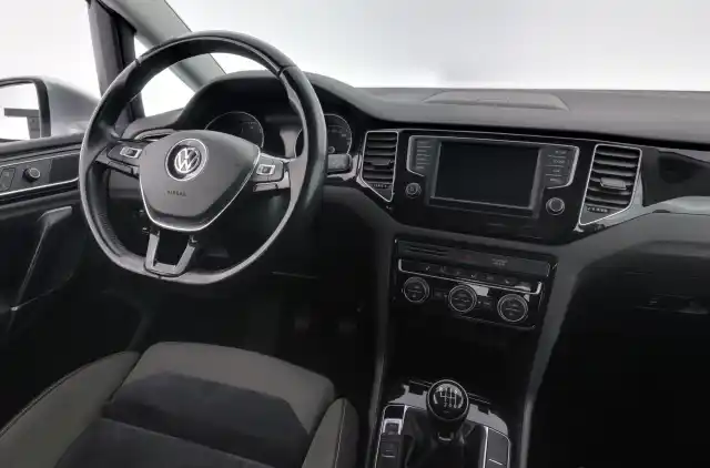 Harmaa Tila-auto, Volkswagen Golf Sportsvan – NNR-748