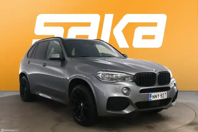 Harmaa Maastoauto, BMW X5 – NNY-927