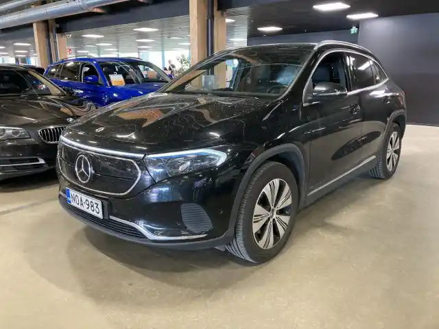 Musta Maastoauto, Mercedes-Benz EQA – NOA-983