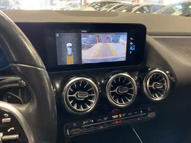Musta Maastoauto, Mercedes-Benz EQA – NOA-983