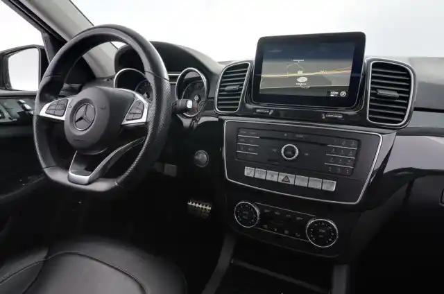 Harmaa Farmari, Mercedes-Benz GLE – NOE-740