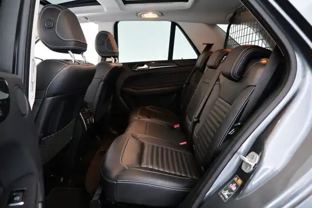 Harmaa Farmari, Mercedes-Benz GLE – NOE-740