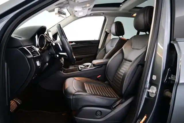 Harmaa Farmari, Mercedes-Benz GLE – NOE-740