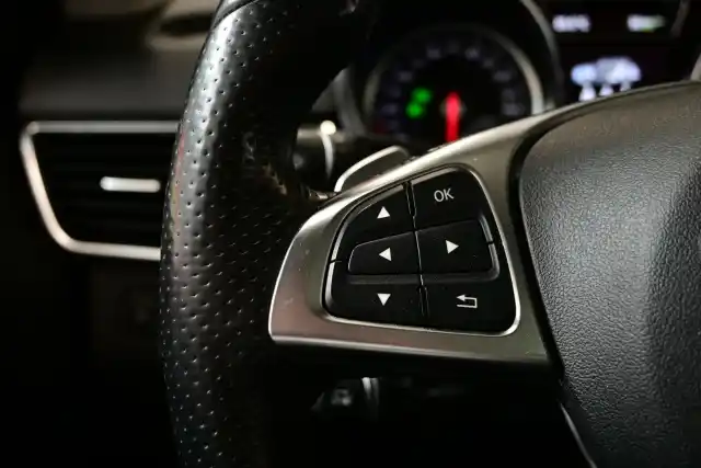 Harmaa Farmari, Mercedes-Benz GLE – NOE-740