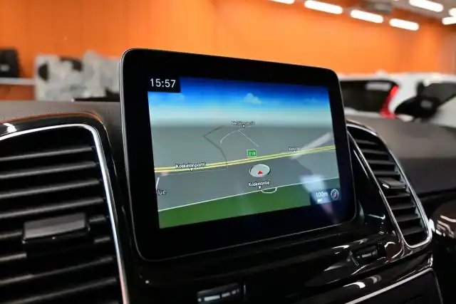 Harmaa Farmari, Mercedes-Benz GLE – NOE-740
