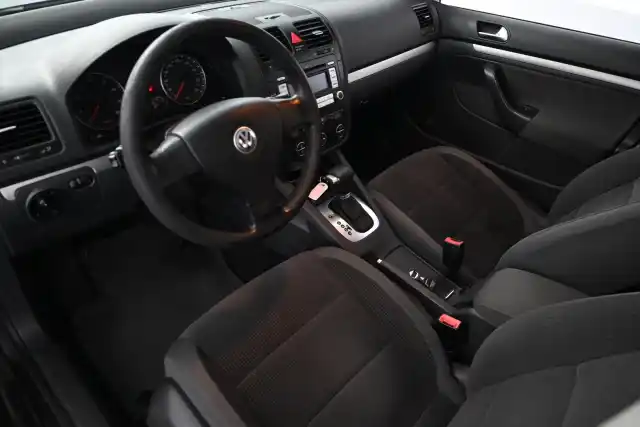 Musta Sedan, Volkswagen Jetta – OAZ-217