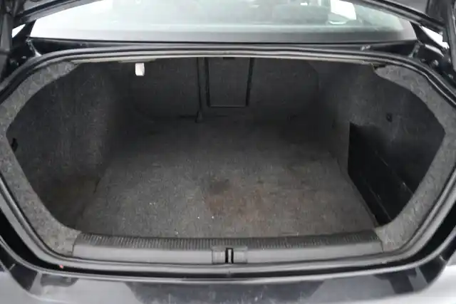 Musta Sedan, Volkswagen Jetta – OAZ-217