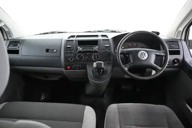 Valkoinen Pakettiauto, Volkswagen Transporter – OBI-173