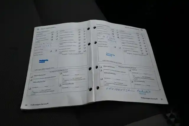 Valkoinen Pakettiauto, Volkswagen Transporter – OBI-173