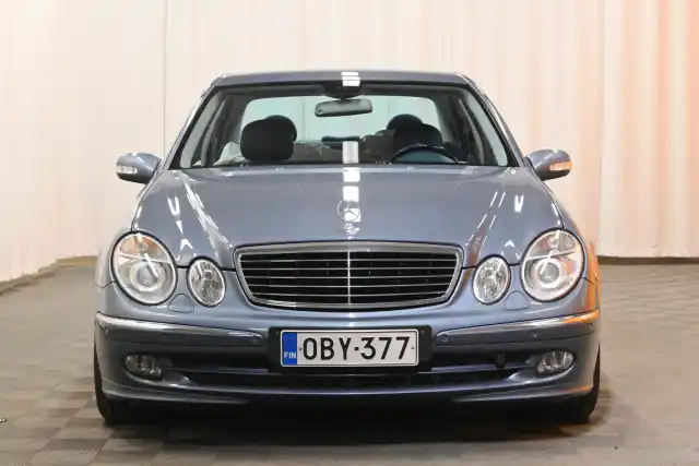 Sininen Sedan, Mercedes-Benz E – OBY-377