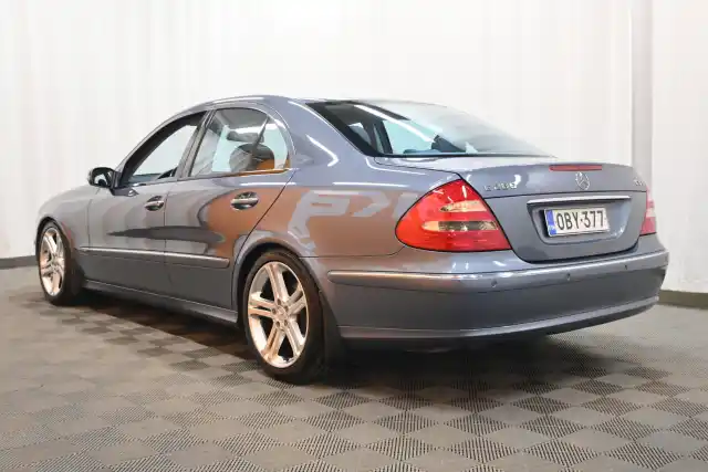 Sininen Sedan, Mercedes-Benz E – OBY-377