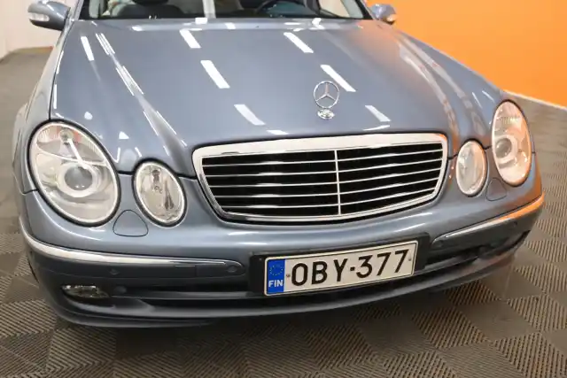 Sininen Sedan, Mercedes-Benz E – OBY-377