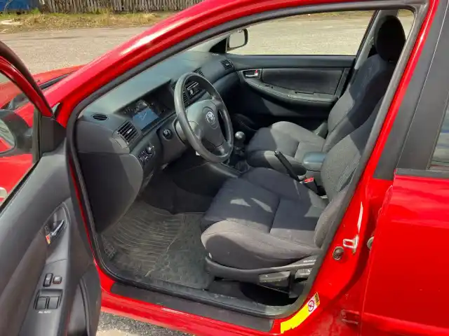 Punainen Viistoperä, Toyota Corolla – OKG-545