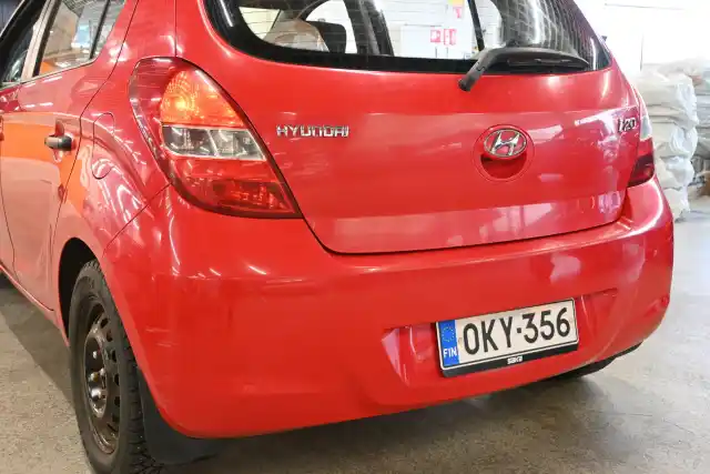 Punainen Viistoperä, Hyundai i20 – OKY-356