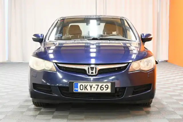 Sininen Sedan, Honda Civic – OKY-769