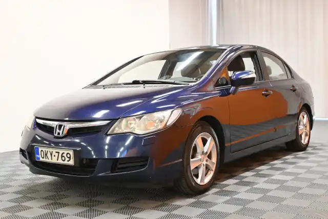 Sininen Sedan, Honda Civic – OKY-769