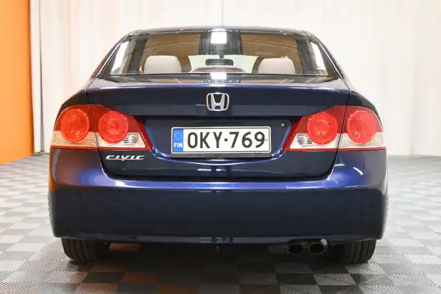 Sininen Sedan, Honda Civic – OKY-769