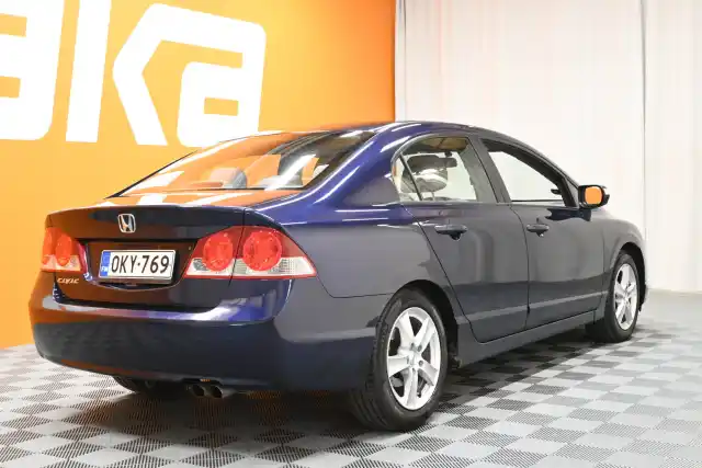 Sininen Sedan, Honda Civic – OKY-769