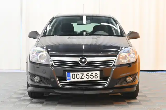 Musta Farmari, Opel Astra – OOZ-558