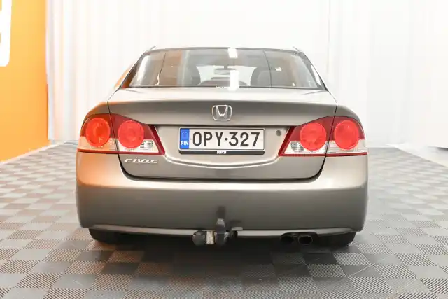 Harmaa Sedan, Honda Civic – OPY-327