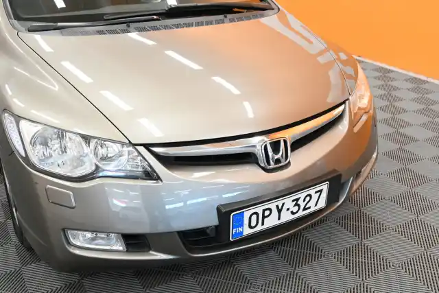 Harmaa Sedan, Honda Civic – OPY-327