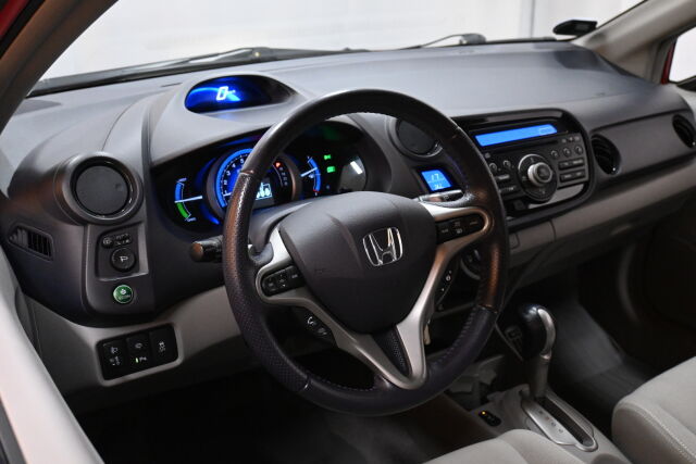 Punainen Viistoperä, Honda Insight – OPZ-119