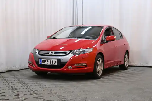 Punainen Viistoperä, Honda Insight – OPZ-119