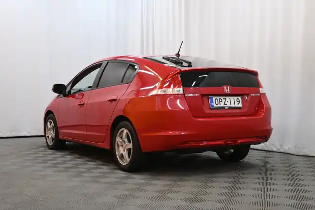 Punainen Viistoperä, Honda Insight – OPZ-119