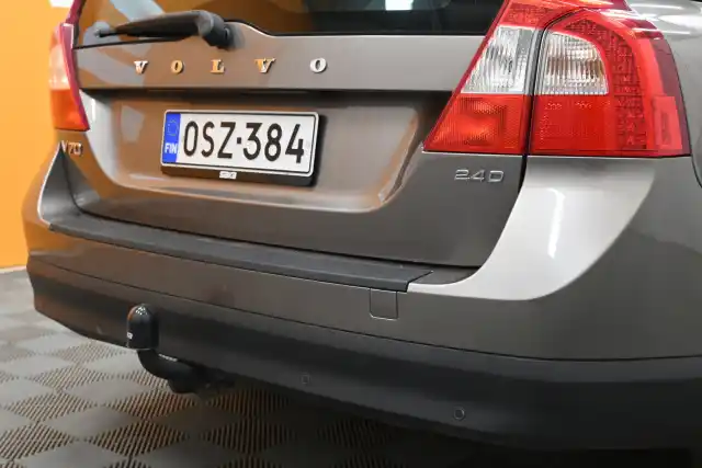 Harmaa Farmari, Volvo V70 – OSZ-384