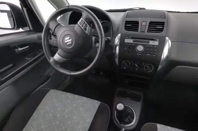 Ruskea (beige) Viistoperä, Suzuki SX4 – OTK-527