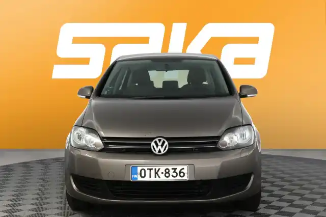 Ruskea Tila-auto, Volkswagen Golf Plus – OTK-836