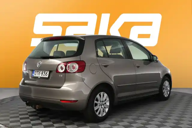 Ruskea Tila-auto, Volkswagen Golf Plus – OTK-836