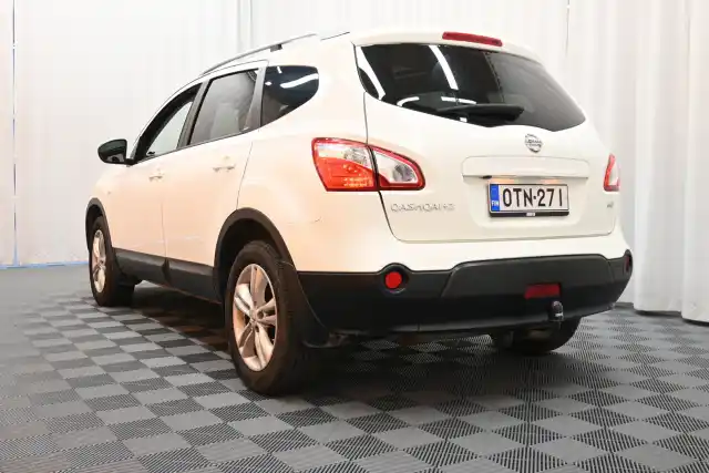 Valkoinen Maastoauto, Nissan Qashqai+2 – OTN-271