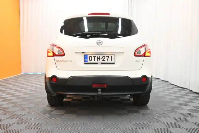 Valkoinen Maastoauto, Nissan Qashqai+2 – OTN-271