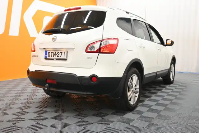 Valkoinen Maastoauto, Nissan Qashqai+2 – OTN-271