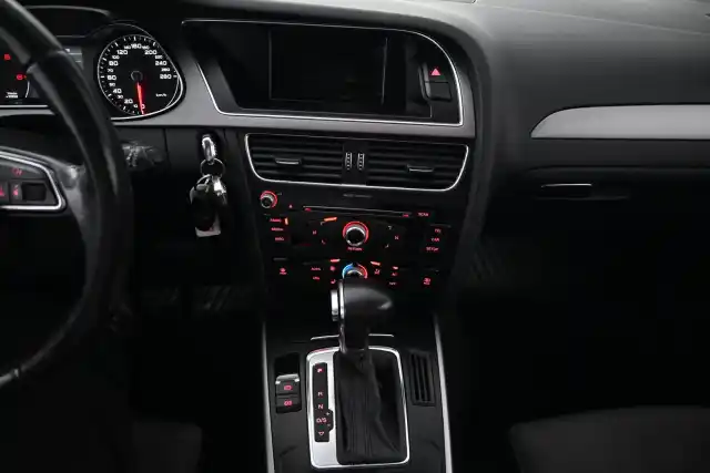 Musta Farmari, Audi A4 – OTO-269