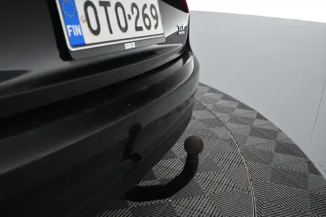 Musta Farmari, Audi A4 – OTO-269