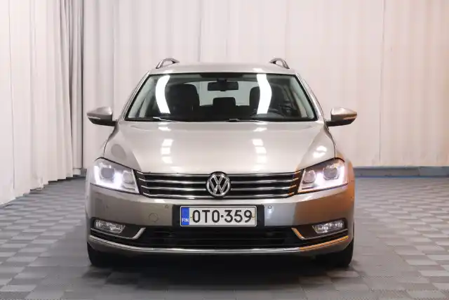 Ruskea Farmari, Volkswagen Passat – OTO-359