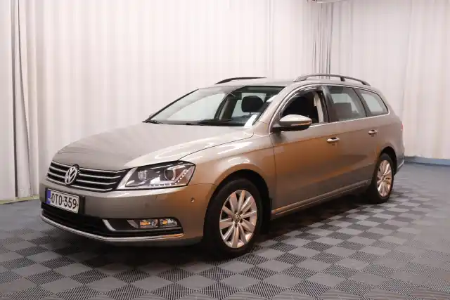 Ruskea Farmari, Volkswagen Passat – OTO-359